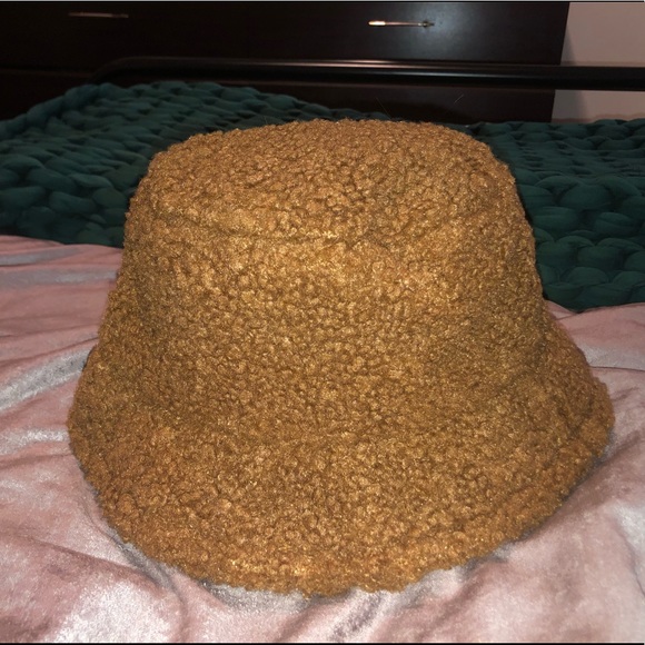 FUZZY TEDDY BROWN BUCKET HAT - Picture 1 of 5